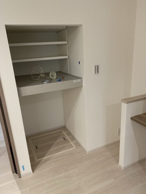 一条工務店 床下点検口 階段下収納