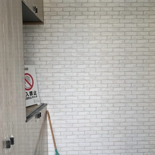 玄関正面の壁
